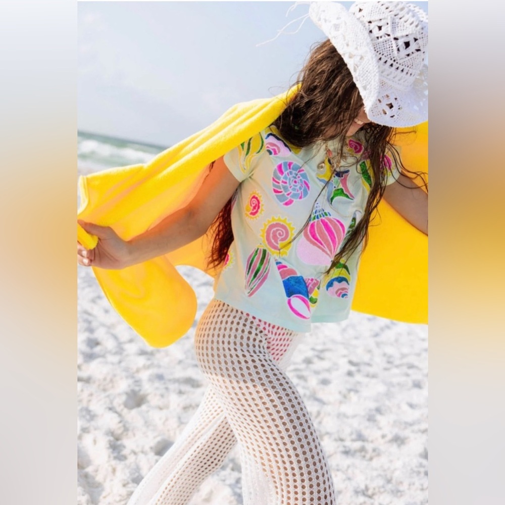 New! QUEEN OF SPARKLES Colorful Sequin Sea Shells Tee Oversized XS - Picture 4 of 10